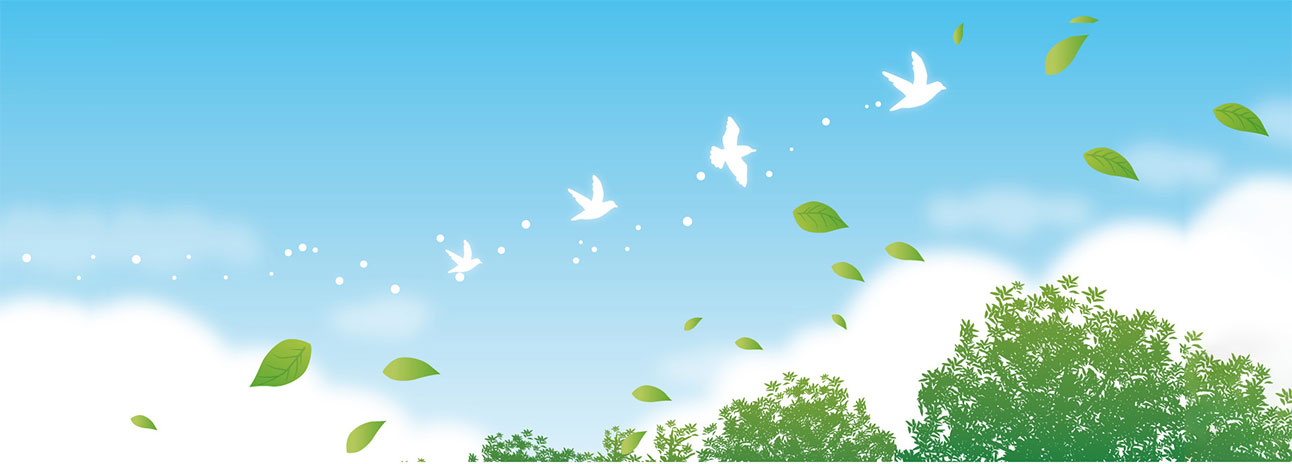 サイトのメインビジュアルです。青空に鳥が羽ばたいており、木々が風になびいています。